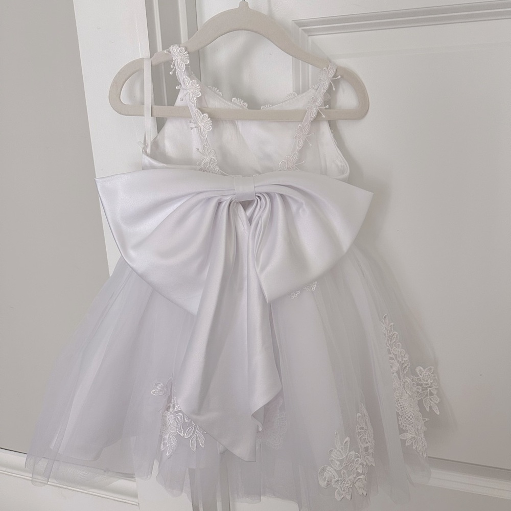 Flower girl dress 2T never worn